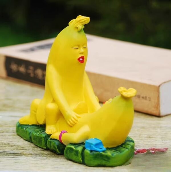Banana Character Desk Decor - Whimsical Minion-Style Toy for Valentine's/Christmas, Unique Boyfriend Girlfriend Birthday Gag Gift - Image 2